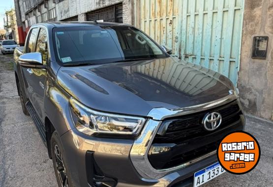 Camionetas - Toyota HILUX 4X4 SRX 4X4 AUTOMAT 2026 Diesel 6500Km - En Venta