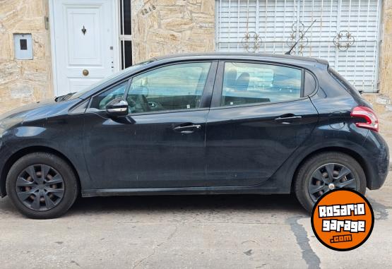 Autos - Peugeot 208 2013 Nafta 165000Km - En Venta
