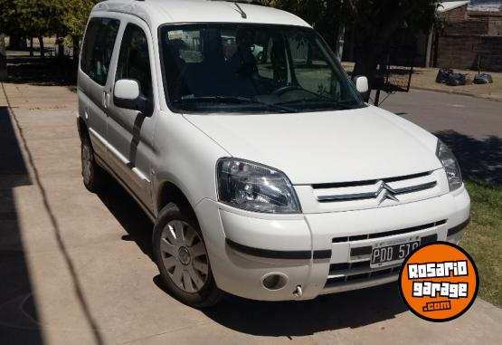 Utilitarios - Citroen Berlingo xtr 2015 Nafta 68000Km - En Venta