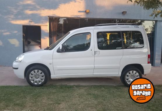 Utilitarios - Citroen Berlingo xtr 2015 Nafta 68000Km - En Venta