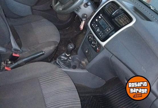 Autos - Renault Nuevo Logan 2015 2015 GNC 150000Km - En Venta