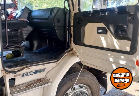 Camiones y Gr�as - Vendo o permuto por camioneta de mi inter�s - En Venta