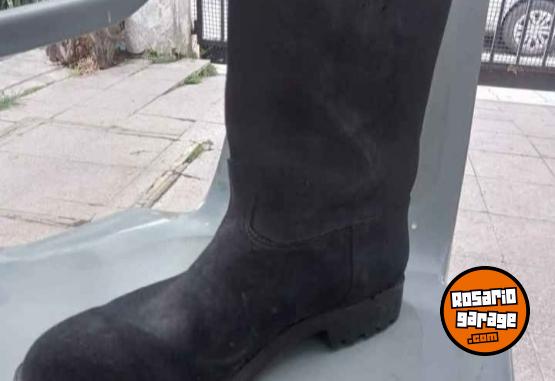 Indumentaria - Botas nobuk - En Venta