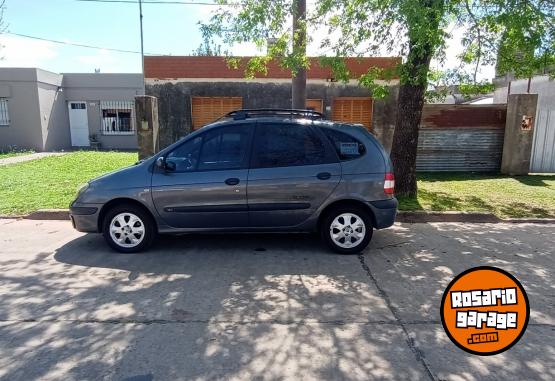 Autos - Renault Scenic 2010 Nafta 130000Km - En Venta