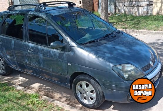 Autos - Renault Scenic 2010 Nafta 130000Km - En Venta