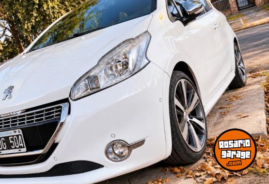 Autos - Peugeot 208 XY 2014 Nafta 90000Km - En Venta