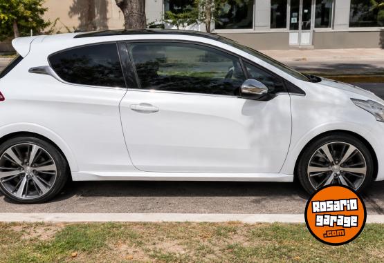 Autos - Peugeot 208 XY 2014 Nafta 90000Km - En Venta