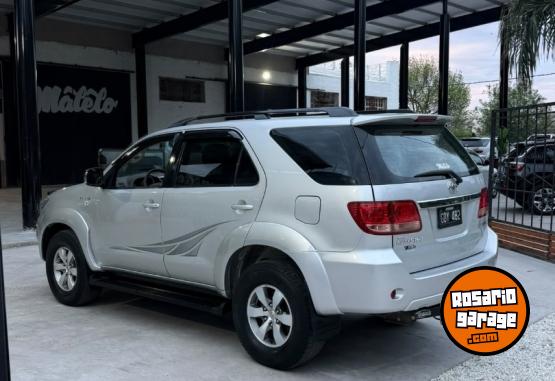 Camionetas - Toyota SW4  SRV 4X4 3.0  AUT. 2007 Diesel 300000Km - En Venta