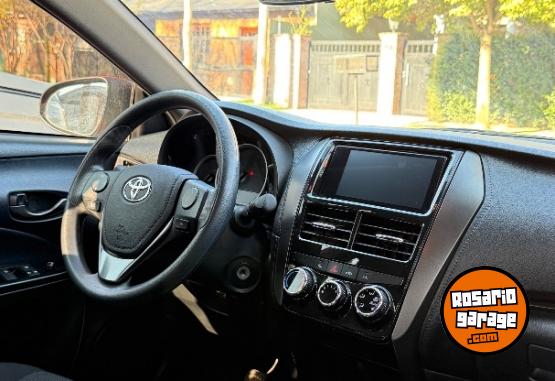 Autos - Toyota Yaris xs 2024 Nafta 25000Km - En Venta
