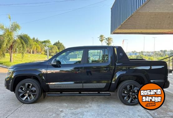 Camionetas - Volkswagen AMAROK BLACK STYLE V6 30T 2026 Diesel 29000Km - En Venta