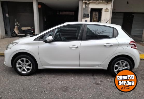 Autos - Peugeot 208 Allure 2014 Nafta 113000Km - En Venta