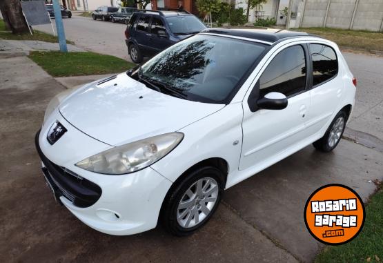 Autos - Peugeot 207 XT 2011 Nafta 140000Km - En Venta