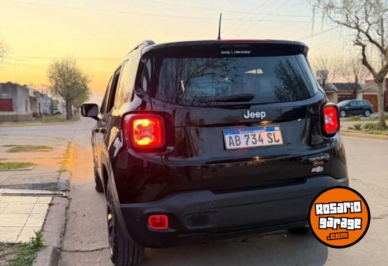 Camionetas - Jeep RENEGADE SPORT 2017 Nafta 65000Km - En Venta