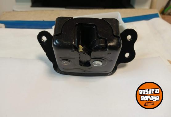 Accesorios para Autos - Cerradura electrica porton trasero toyota Rav Corolla Cross - En Venta