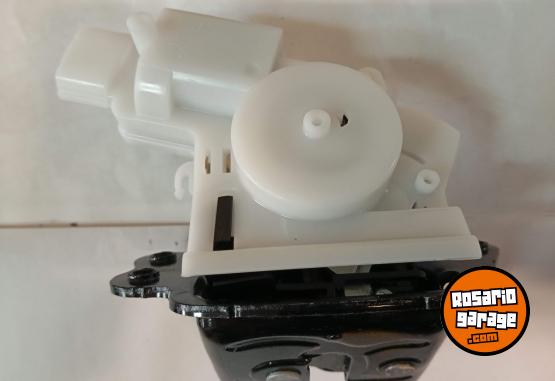 Accesorios para Autos - Cerradura electrica porton trasero toyota Rav Corolla Cross - En Venta