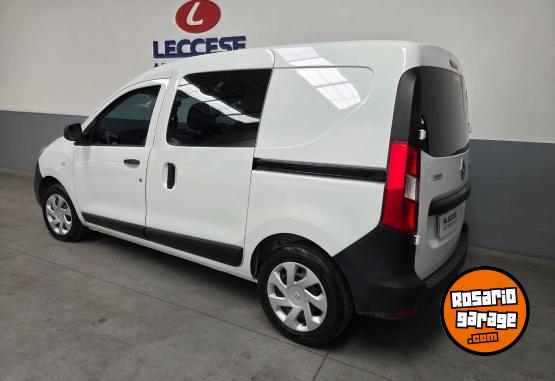 Utilitarios - Renault Kangoo 2024 Nafta 56000Km - En Venta