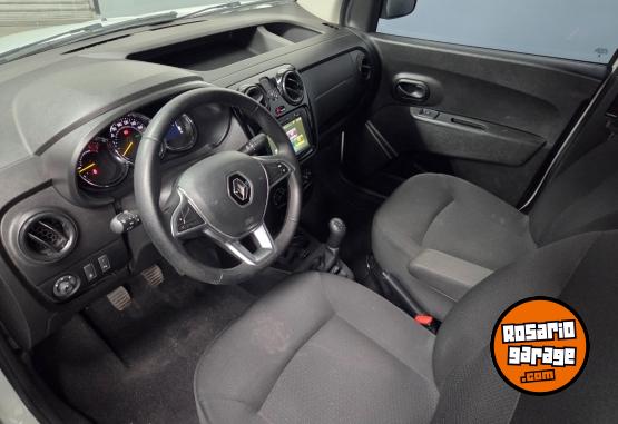 Utilitarios - Renault Kangoo 2024 Nafta 56000Km - En Venta