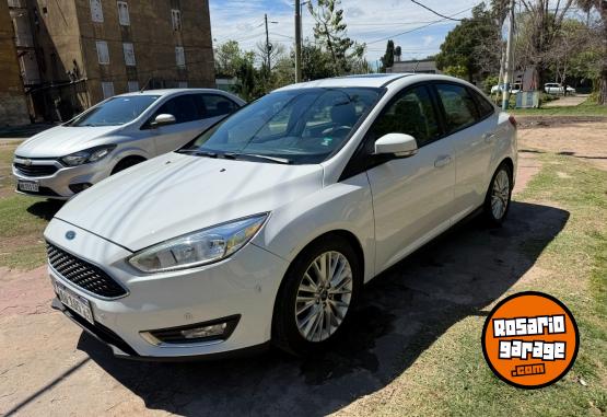 Autos - Ford Focus SE Plus 2018 Nafta 141000Km - En Venta