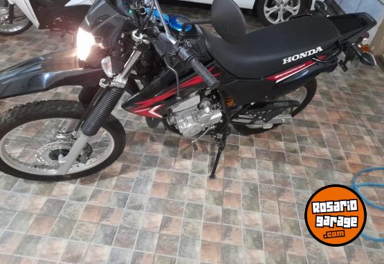 Motos - Honda TORNADO XR 250 2024 Nafta 792Km - En Venta