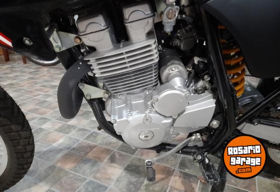 Motos - Honda TORNADO XR 250 2024 Nafta 792Km - En Venta