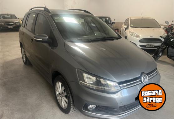 Autos - Volkswagen SURAN “TRENDLINE” 2015 Nafta 136000Km - En Venta