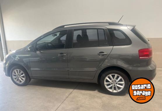 Autos - Volkswagen SURAN “TRENDLINE” 2015 Nafta 136000Km - En Venta