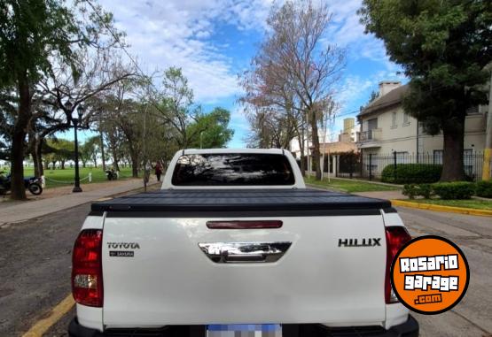 Camionetas - Toyota HILUX SR 2024 Diesel 42000Km - En Venta