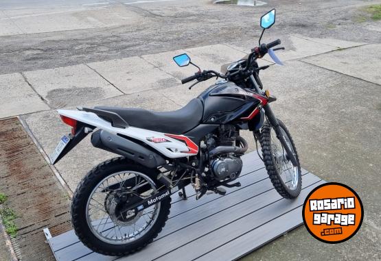 Motos - Motomel skua 250 2022 Nafta 5178Km - En Venta
