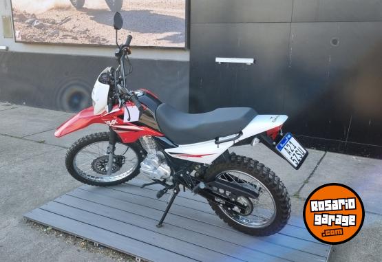 Motos - Corven TRIAX 150 2024 Nafta 5258Km - En Venta