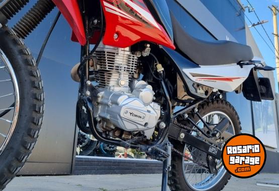 Motos - Corven TRIAX 150 2024 Nafta 5258Km - En Venta