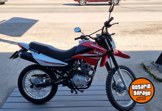 Motos - Corven TRIAX 150 2024 Nafta 5258Km - En Venta