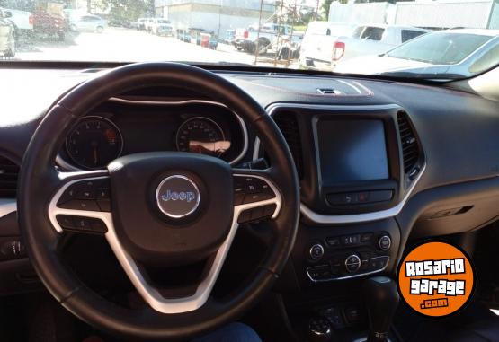 Camionetas - Jeep Jeep Cherokee 3.2 V6 2018 Nafta 162000Km - En Venta