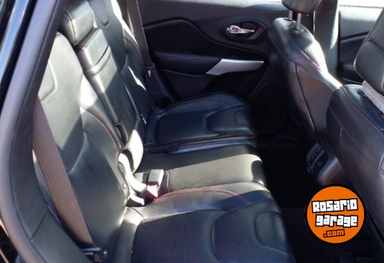 Camionetas - Jeep Jeep Cherokee 3.2 V6 2018 Nafta 162000Km - En Venta