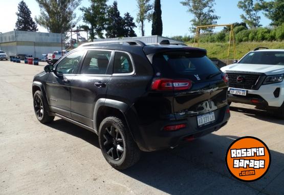 Camionetas - Jeep Jeep Cherokee 3.2 V6 2018 Nafta 162000Km - En Venta