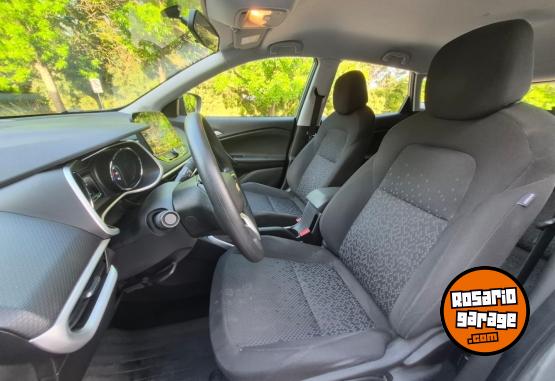 Camionetas - Chevrolet TRACKER 2023 Nafta 60000Km - En Venta