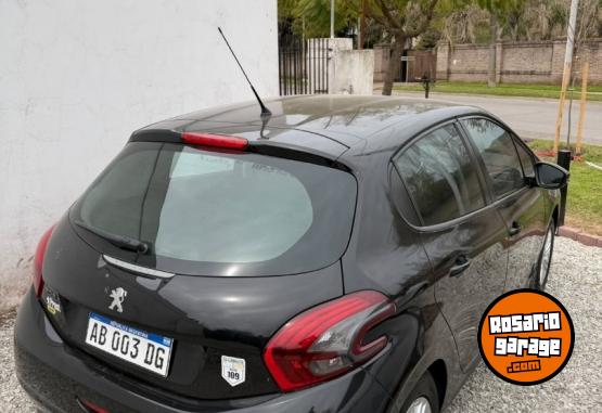 Autos - Peugeot 208 ACTIVE 2017 GNC 150000Km - En Venta