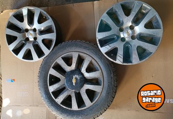 Accesorios para Autos - Llantas Chevrolet spin - En Venta