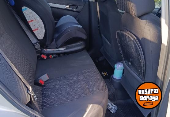 Autos - Chevrolet Aveo 2011 GNC 220000Km - En Venta