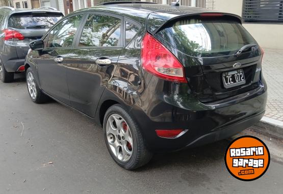 Autos - Ford Fiesta kinetic Titaniun 2012 Nafta 160000Km - En Venta