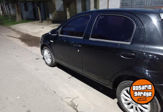 Autos - Toyota Etios 2016 Nafta 105000Km - En Venta
