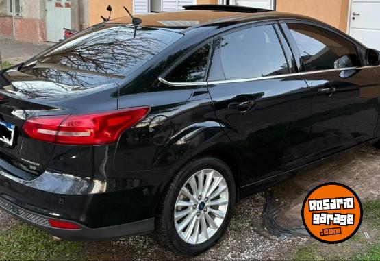 Autos - Ford FOCUS TITANIUM 2.0 N 2016 Nafta 120000Km - En Venta