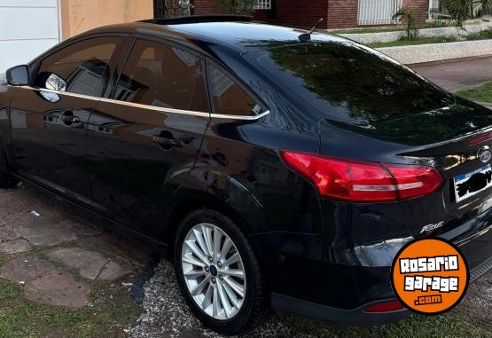 Autos - Ford FOCUS TITANIUM 2.0 N 2016 Nafta 120000Km - En Venta