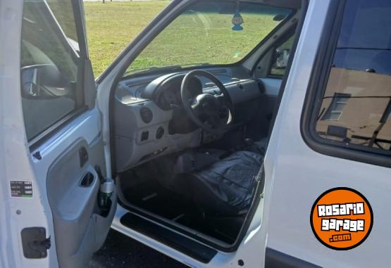 Utilitarios - Renault Kangoo 2006 GNC 150000Km - En Venta