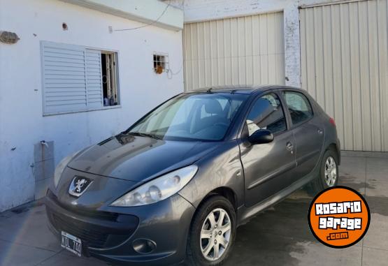 Autos - Peugeot 207 2011 Nafta 182000Km - En Venta