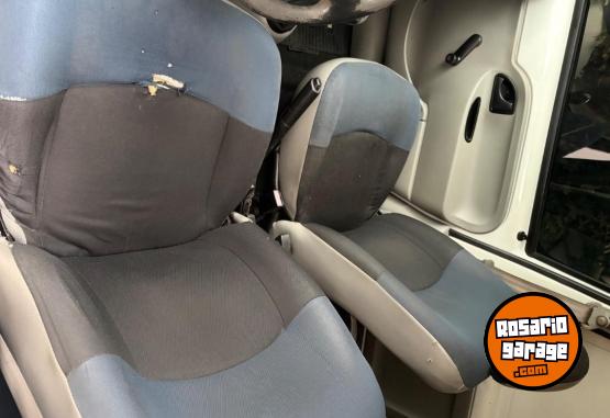 Utilitarios - Renault Kangoo furgón 2013 Diesel 240000Km - En Venta