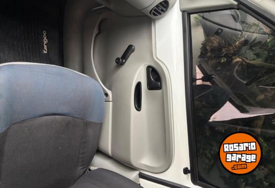 Utilitarios - Renault Kangoo furgón 2013 Diesel 240000Km - En Venta