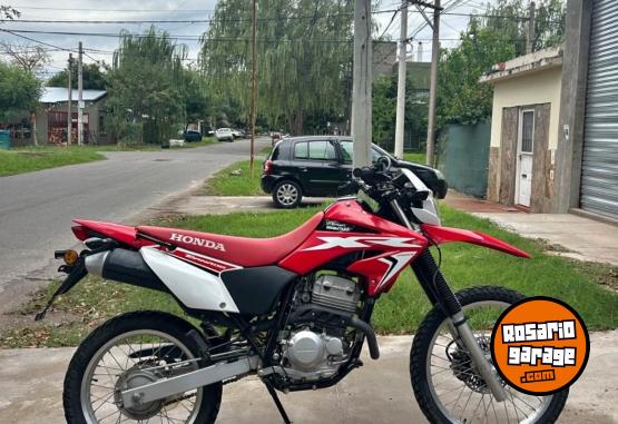 Motos - Honda Honda tornado 250 2024 Nafta 9800Km - En Venta