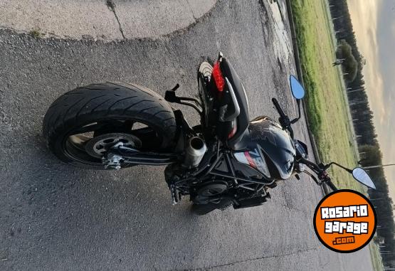 Motos - Benelli 752 s 2023 Nafta 15000Km - En Venta