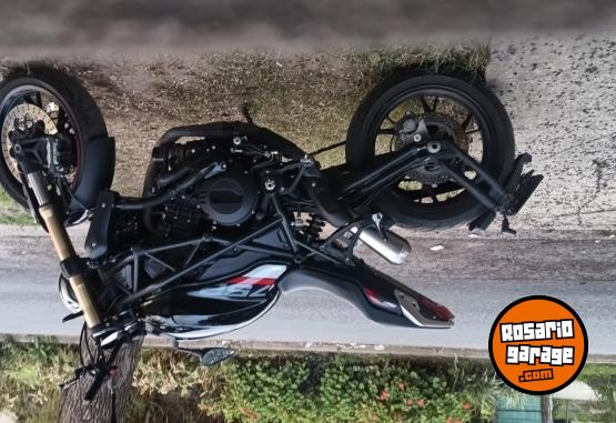 Motos - Benelli 752 s 2023 Nafta 15000Km - En Venta
