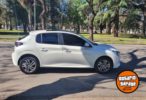 Autos - Peugeot 208 ALLURE 2022 Nafta 64000Km - En Venta